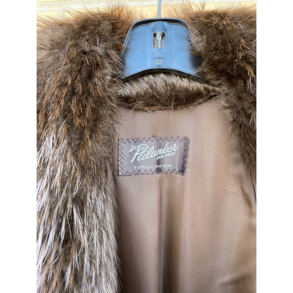 Stunning Vintage Beaver Fur Coat in Pristine Condition - Picture 4 of 5